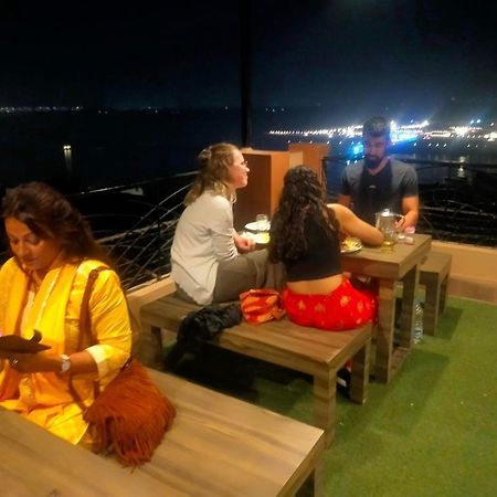 Backpackers Park ורנאסי מראה חיצוני תמונה