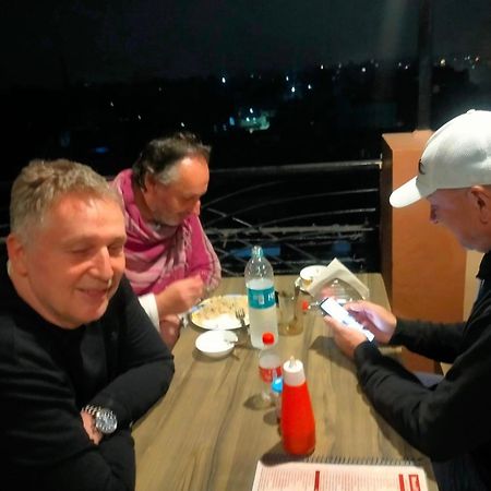 Backpackers Park ורנאסי מראה חיצוני תמונה