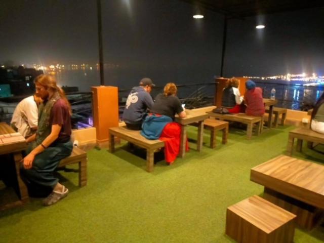 Backpackers Park ורנאסי מראה חיצוני תמונה