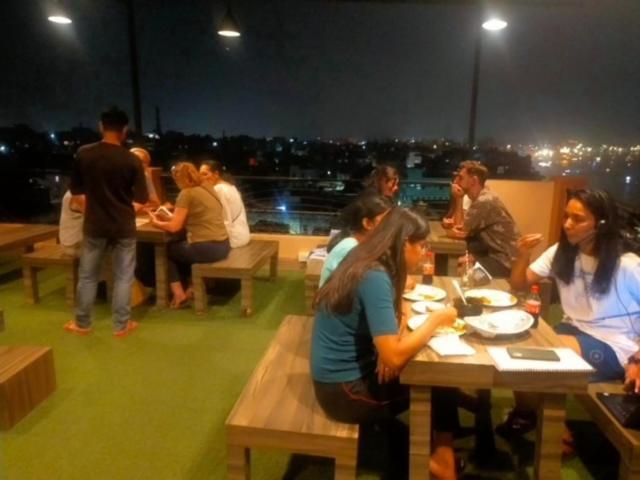 Backpackers Park ורנאסי מראה חיצוני תמונה
