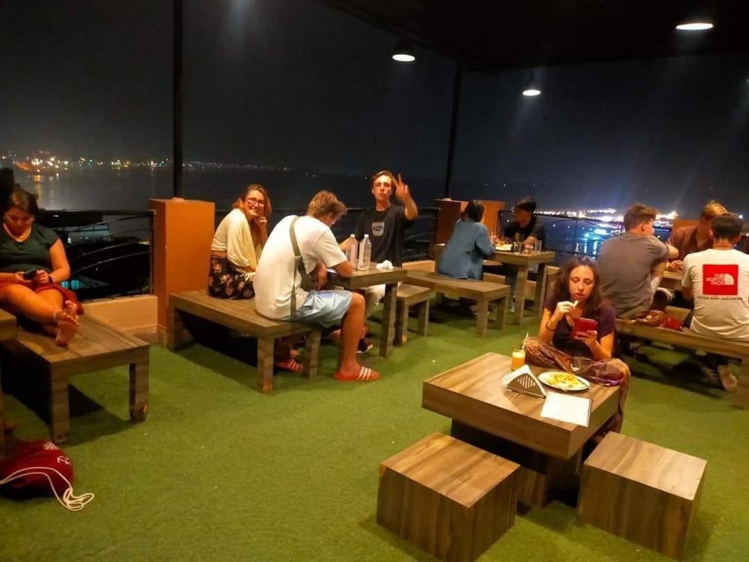 Backpackers Park ורנאסי מראה חיצוני תמונה