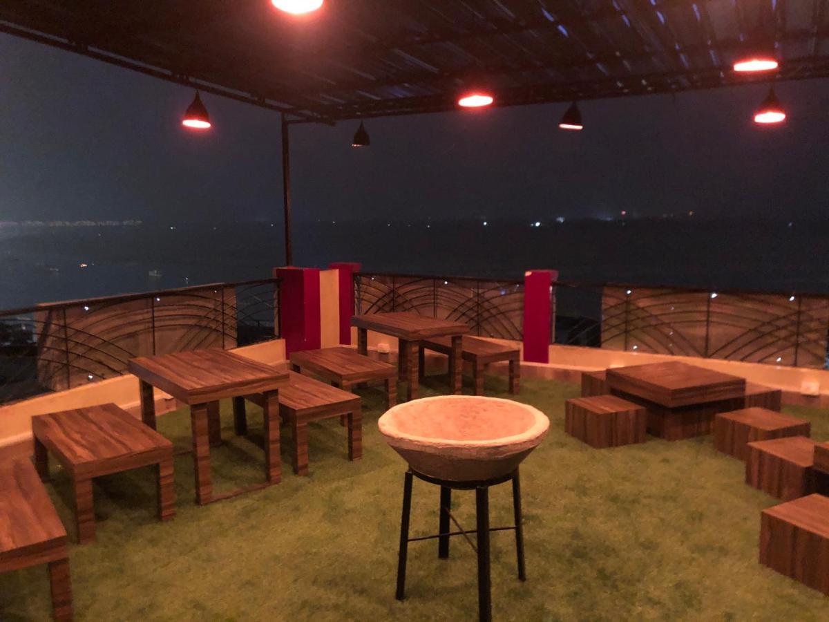 Backpackers Park ורנאסי מראה חיצוני תמונה